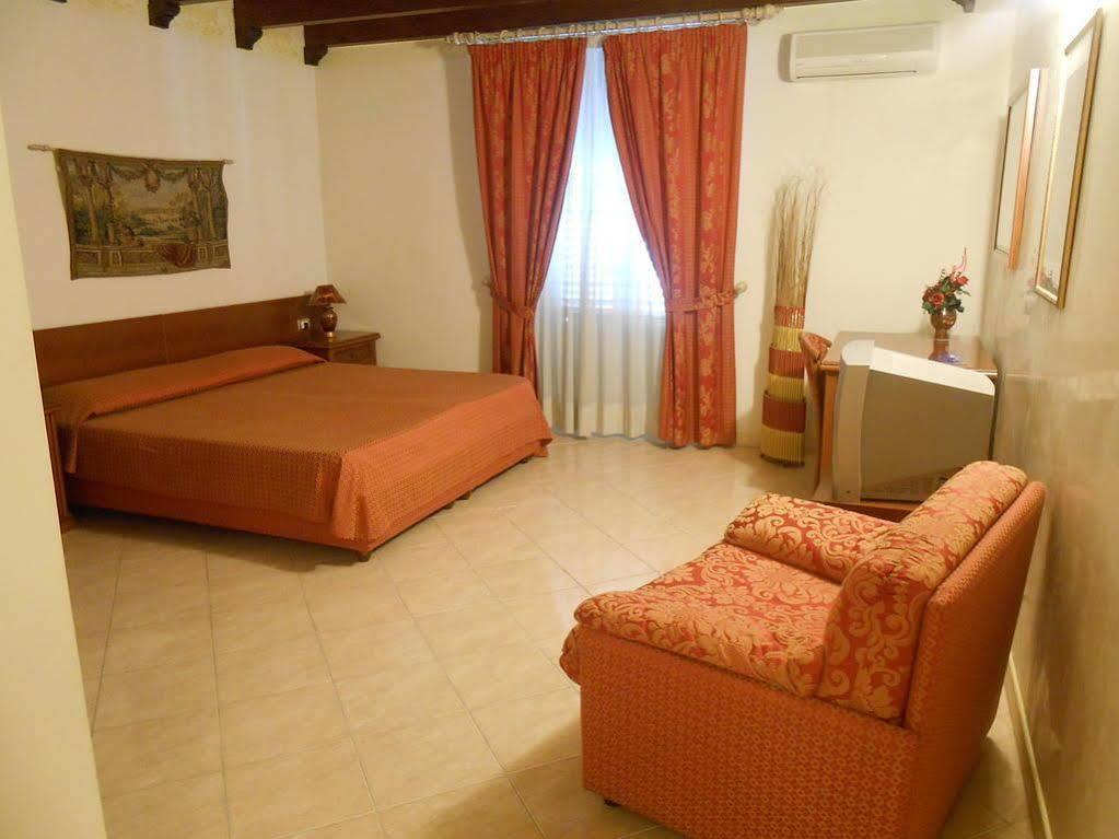 Hotel Centrale บาเกเรีย ภายนอก รูปภาพ